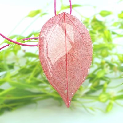 COLLAR HOJA LAUREL FUCSIA C49-1